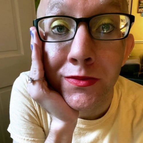 Bee Delores